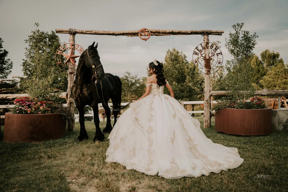 Nubia’s Quinceañera at Rancho Las 4 Riatas — XVFifteen