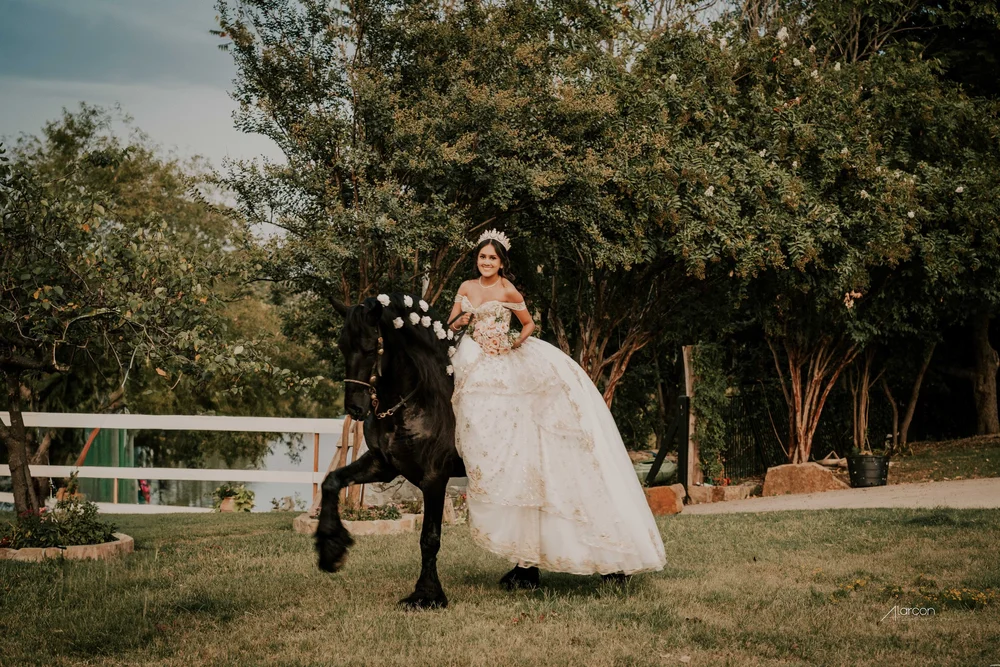 Nubia’s Quinceañera at Rancho Las 4 Riatas — XVFifteen