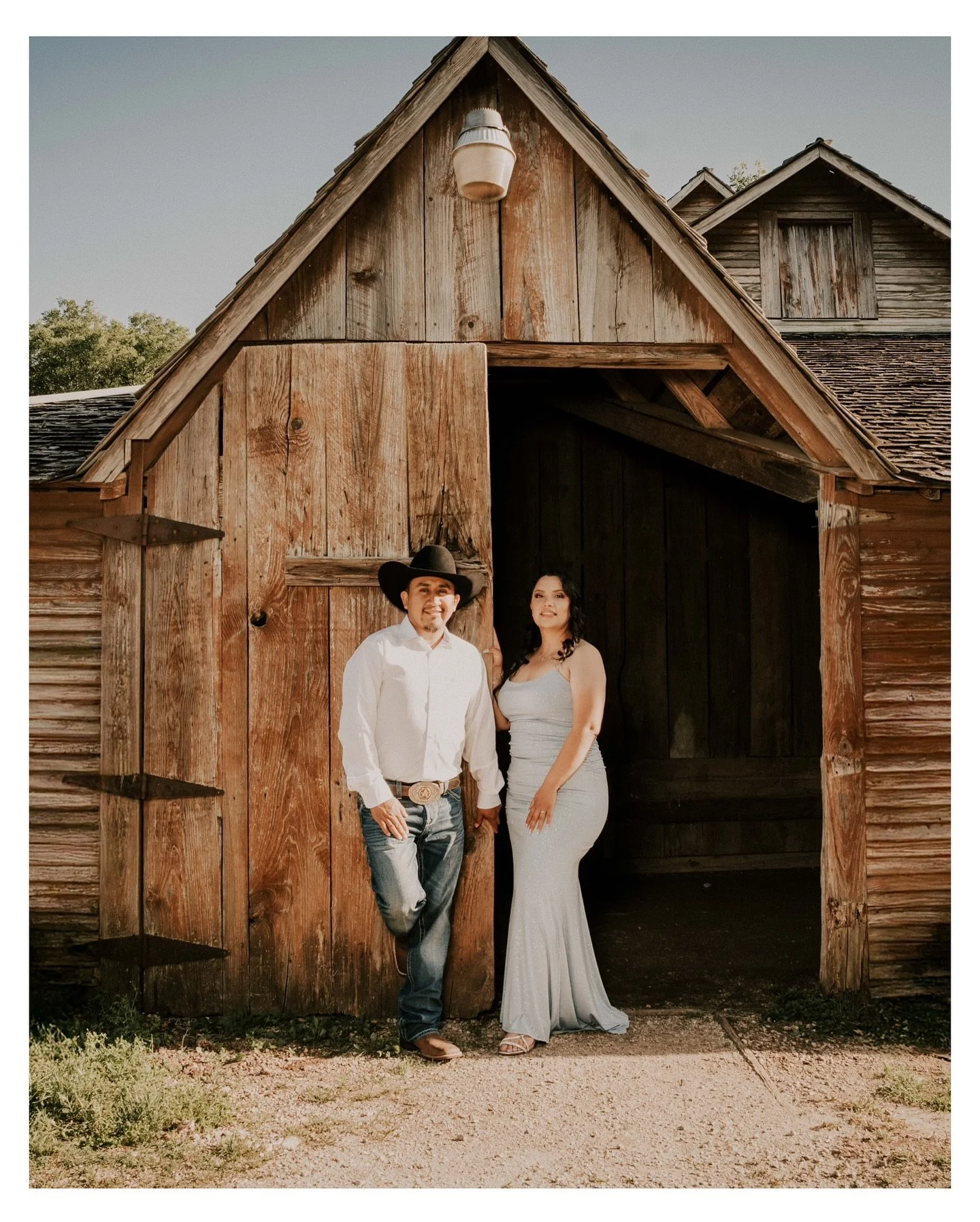 Hoy hacemos fotos y ser&aacute;n de la boda de Gloria y Mauro 💕
#engagement #cedarhillstatepark #dallasweddingphotographer #dfwweddingphotographer #bridetobe #groomtobe #itshappening #weddingday #fotografodebodas