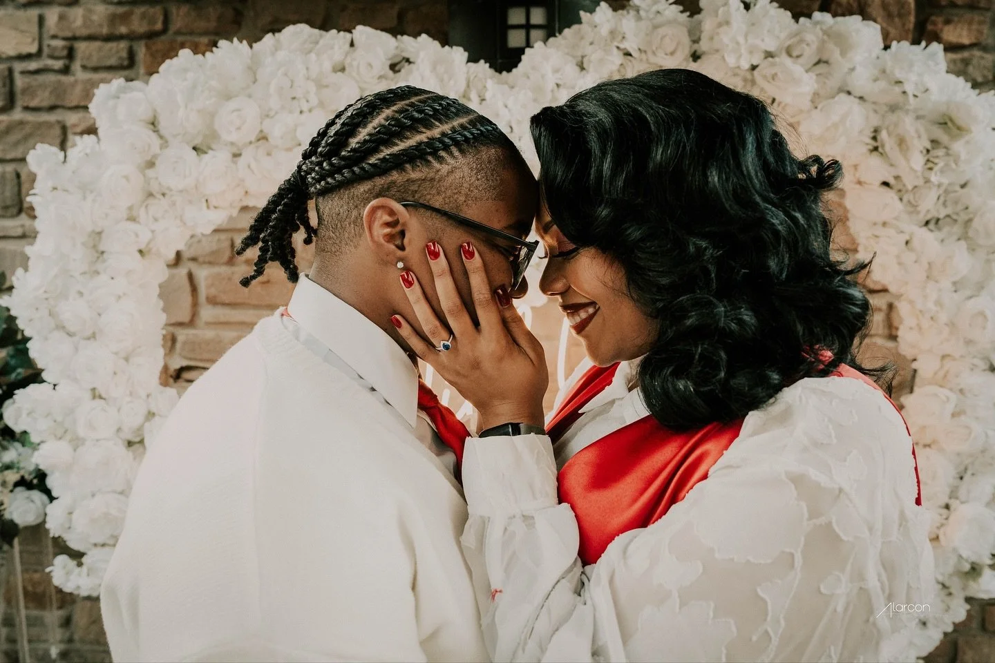 What started as a peaceful gondola ride through the Mandalay Canal turned into a moment they’ll never forget 💍✨ With the stunning setup by @forever.beginnings , love filled the air and ended in the sweetest “Yes!” ❤️ #ProposalStory