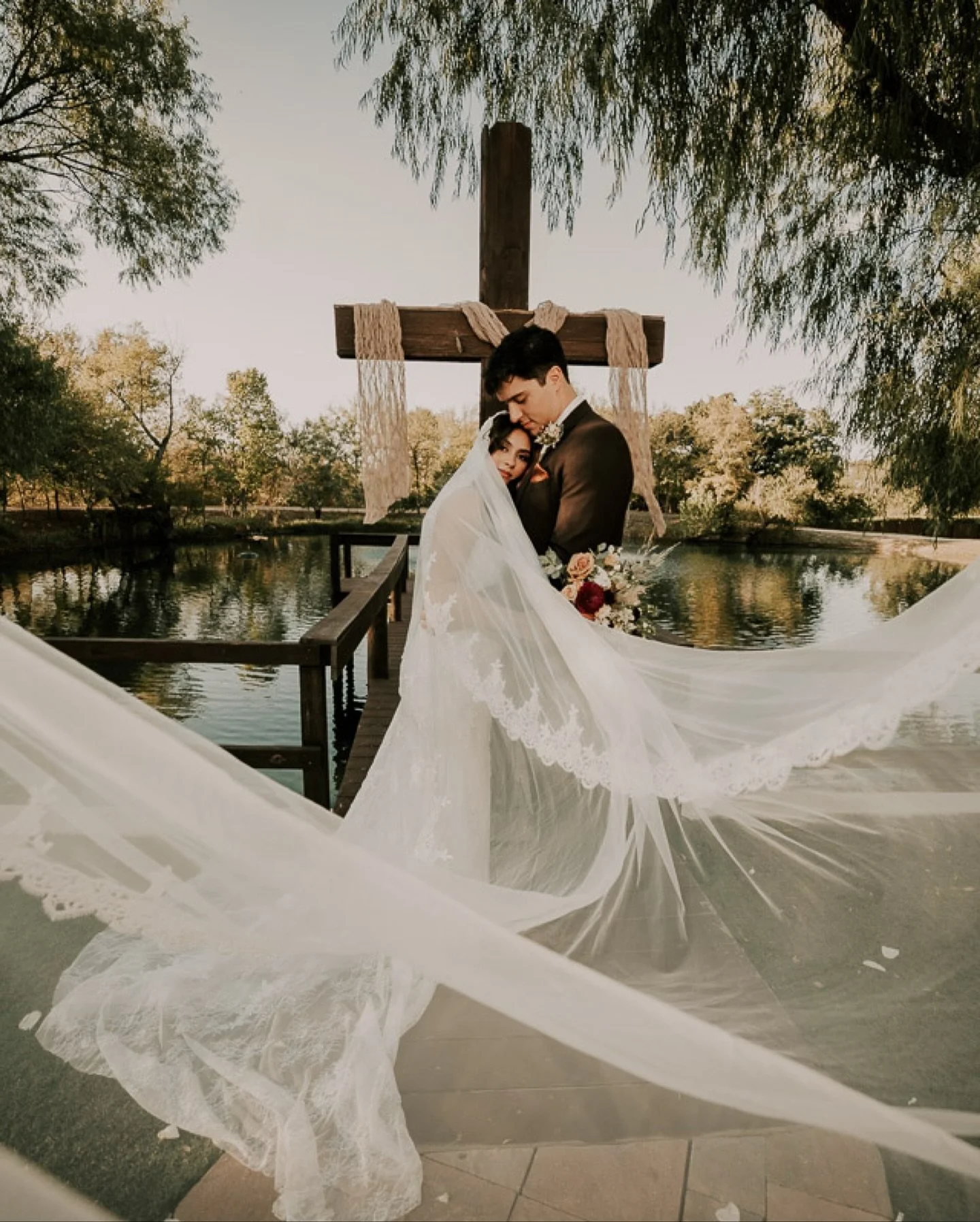 What a day! 🎊 Claudia & Dakota’s wedding was packed with emotion, laughter, and so many unforgettable moments! From happy tears to the wild dance floor — this celebration had it all.
Here’s just a little sneak peek of the magic