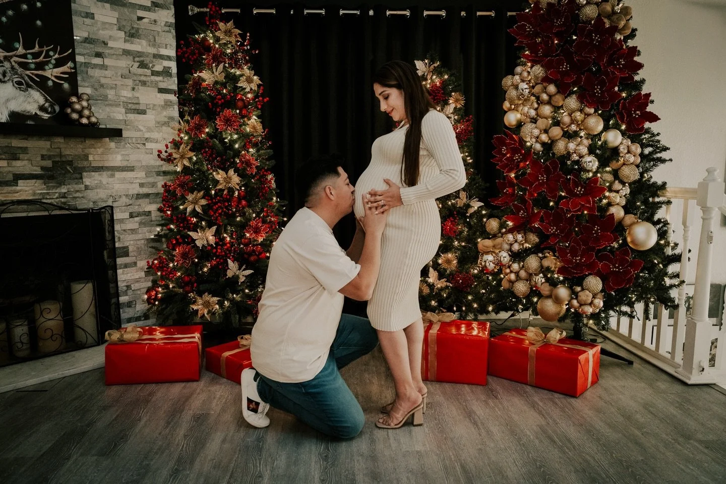 Son &eacute;pocas de celebrar y seguir festejando. Felices Fiestas!
#feliznavidad🎄 #alarconchristmas #christmasphotos #dfwchristmasminis