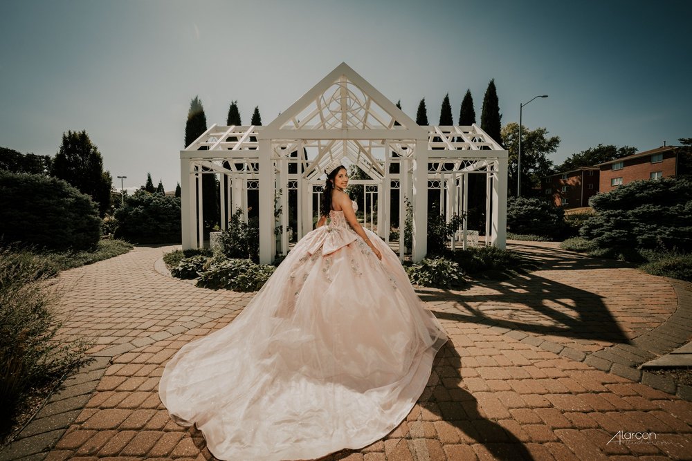 Sunken Gardens Quinceañera Photos in Lincoln — photograph by XVFifteen