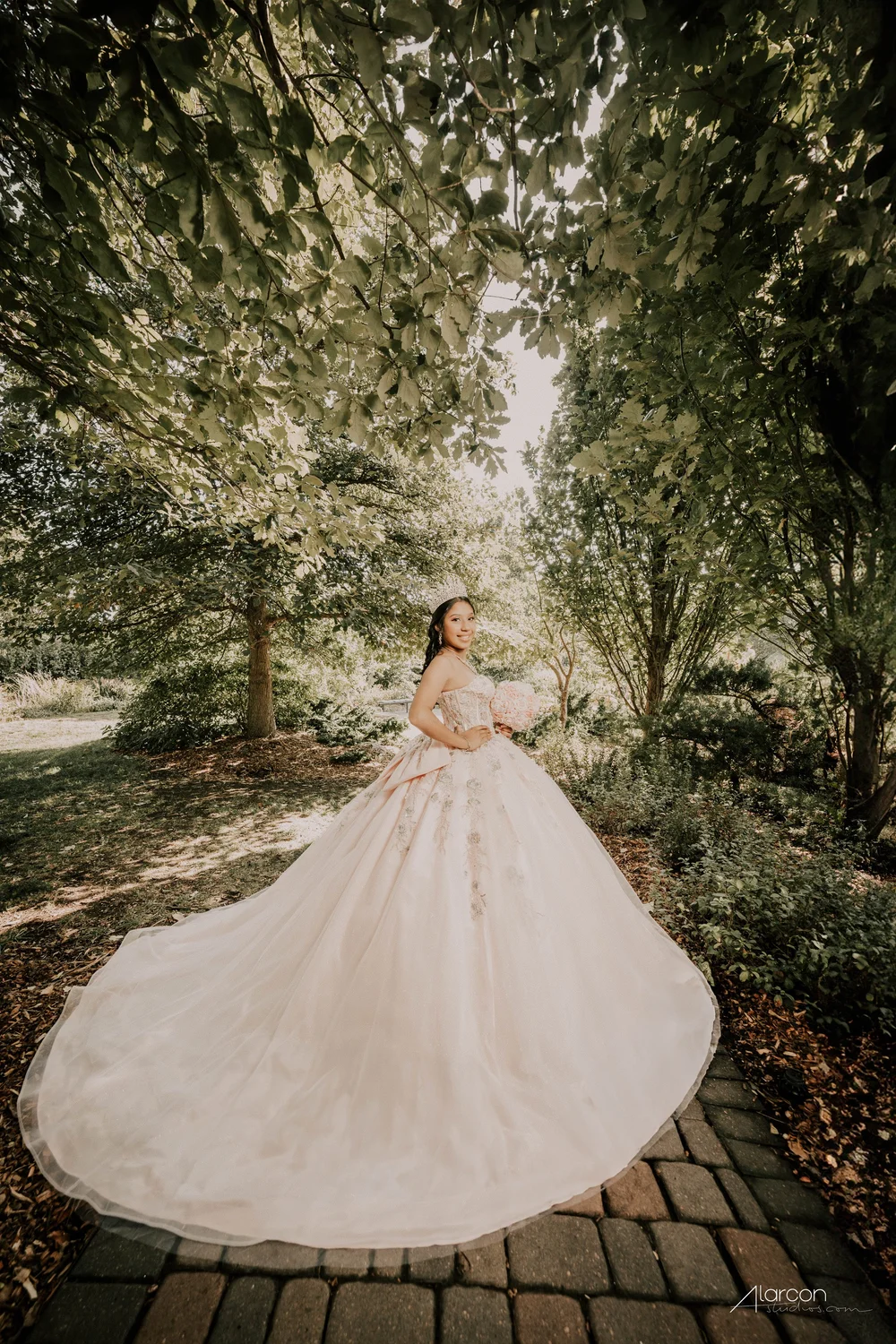 Sunken Gardens Quinceañera Photos in Lincoln