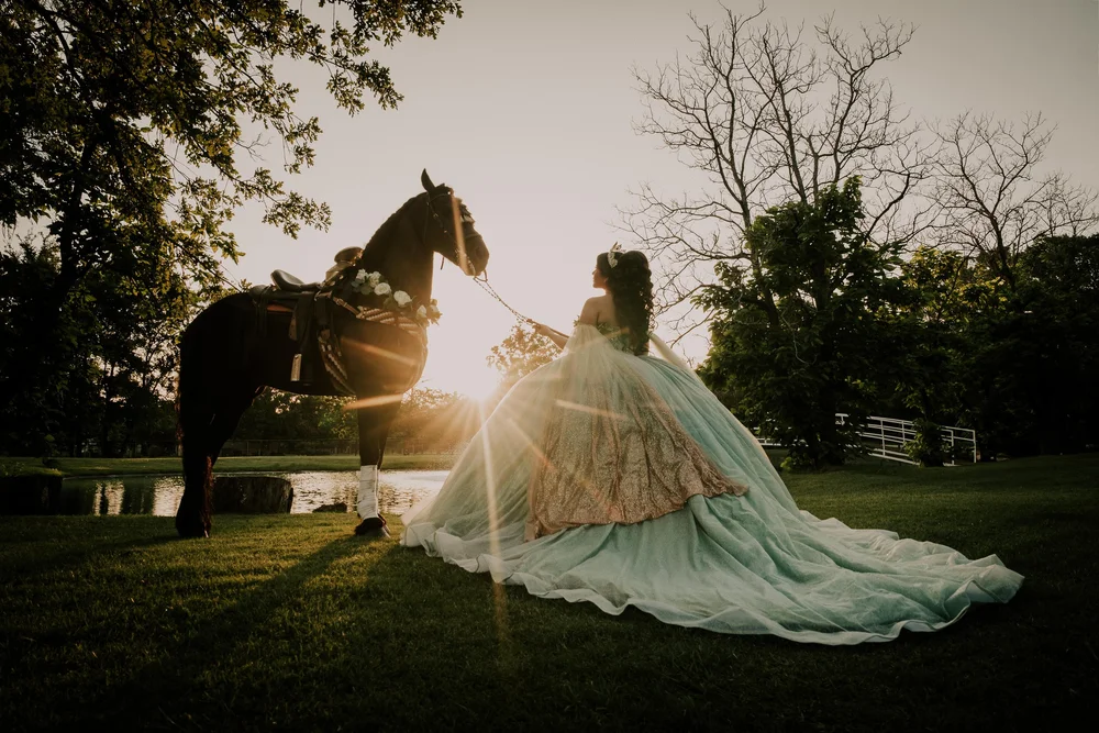 Rancho Las Chinas Quinceañera Photos in Quinlan — photograph by XVFifteen