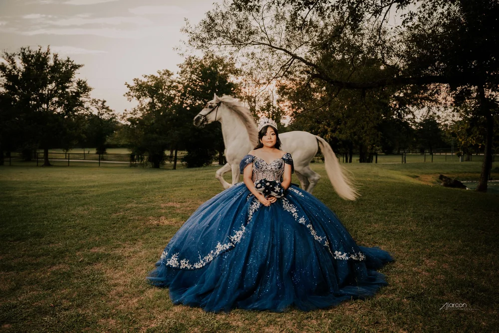 Rancho Las Chinas Quinceañera Photos in Quinlan