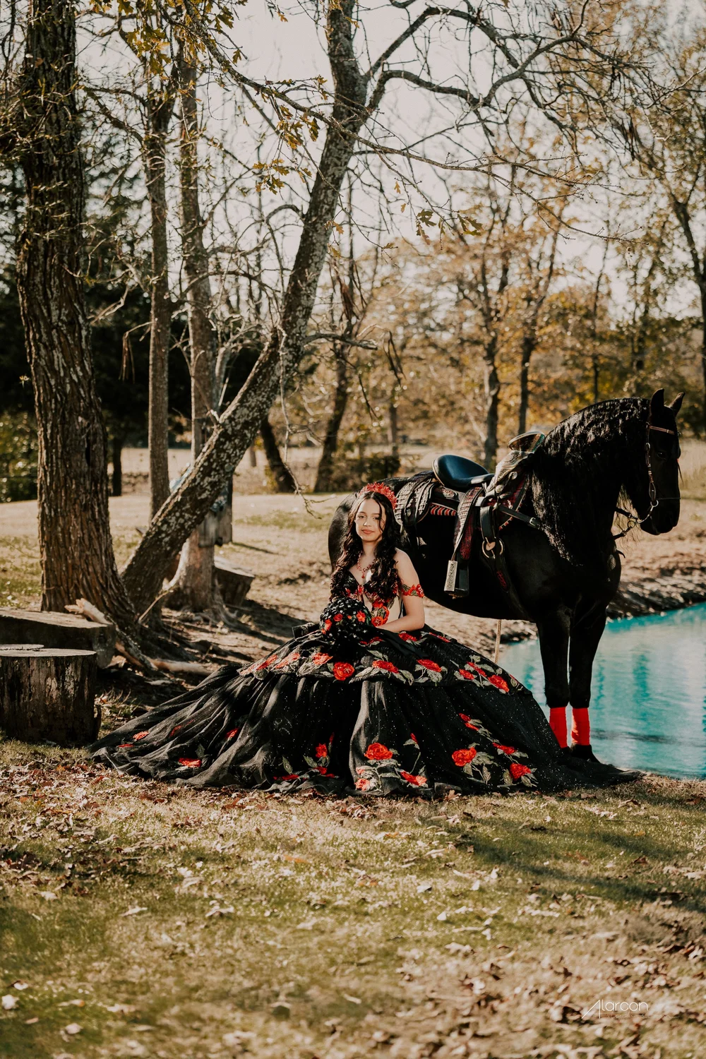 Rancho Las Chinas Quinceañera Photos in Quinlan — photograph by XVFifteen