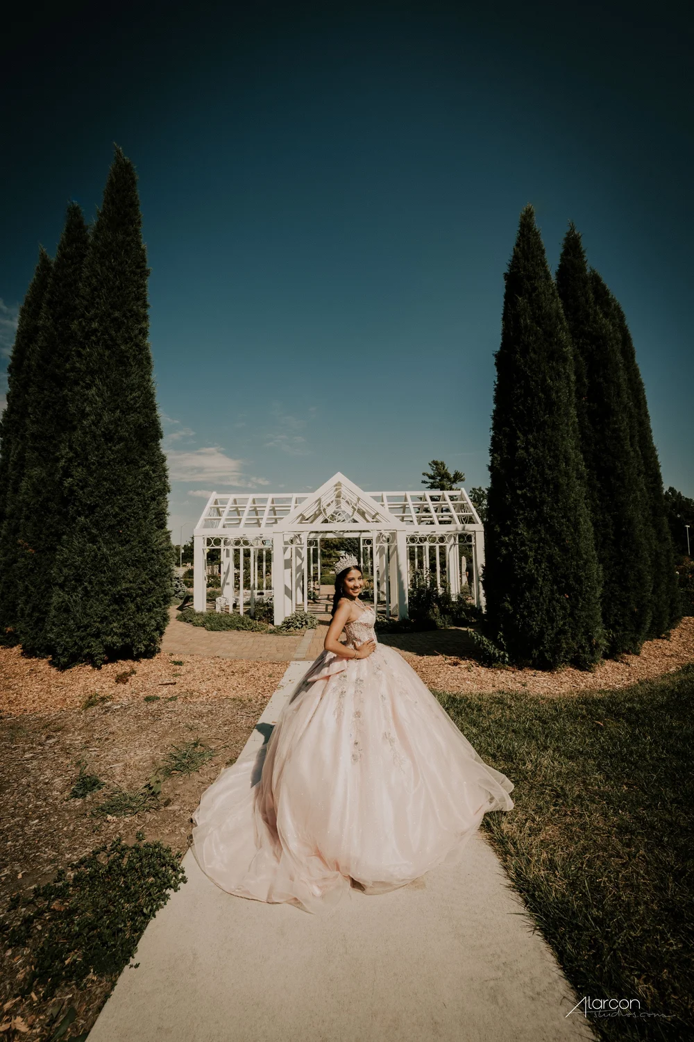 Sunken Gardens Quinceañera Photos in Lincoln — photograph by XVFifteen