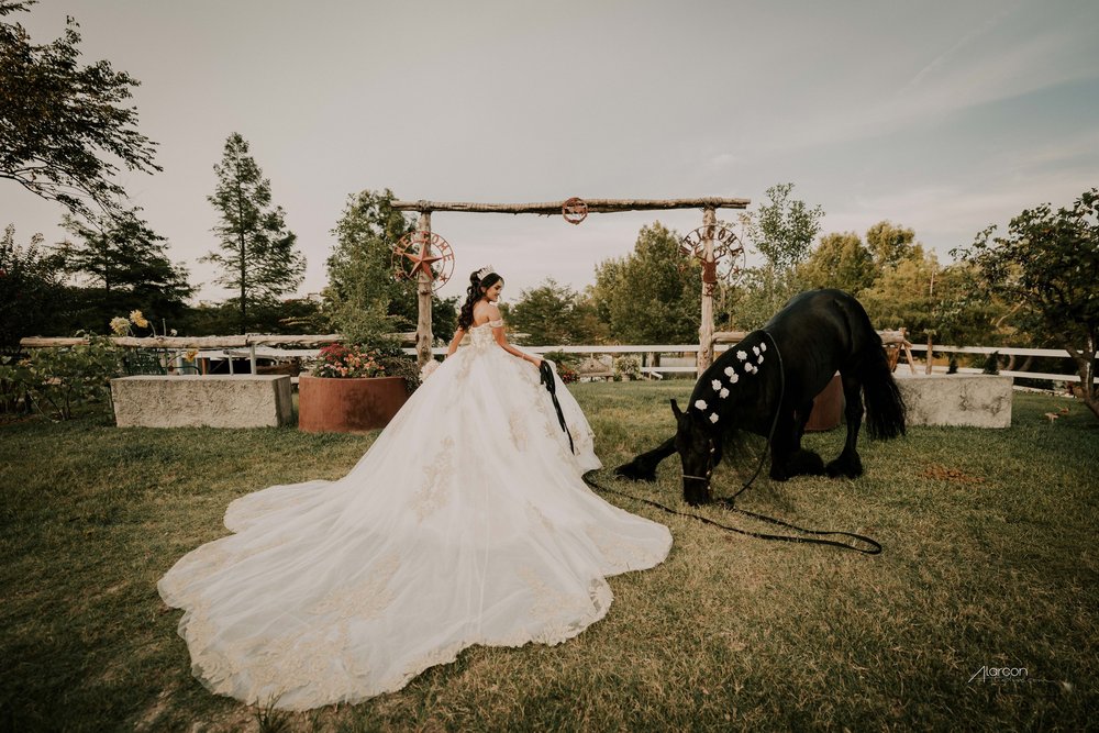 Rancho Las 4 Riatas Quinceañera Photos — photograph by XVFifteen