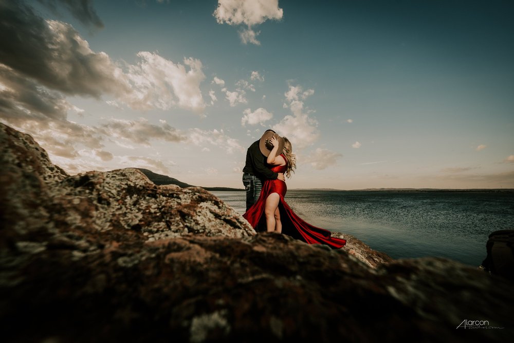 Engagement portrait inspiration for sharing the news of a wedding