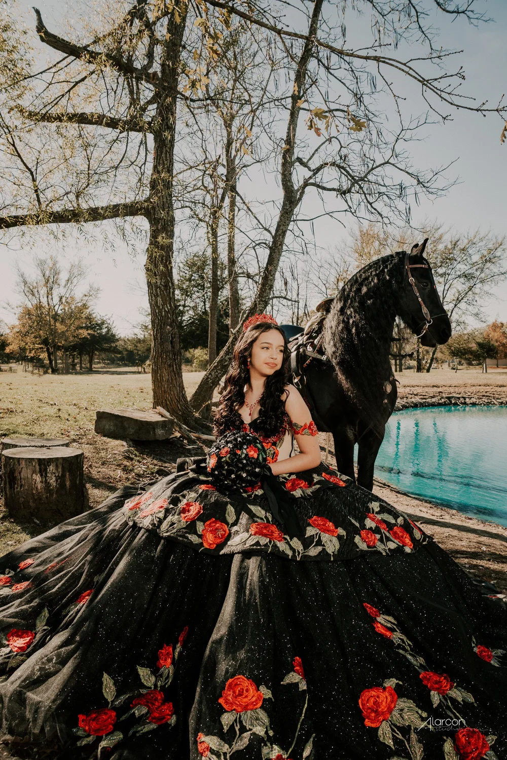Rancho Las Chinas Quinceañera Photos in Quinlan — photograph by XVFifteen