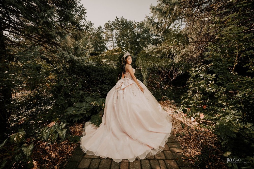 Sunken Gardens Quinceañera Photos in Lincoln — photograph by XVFifteen