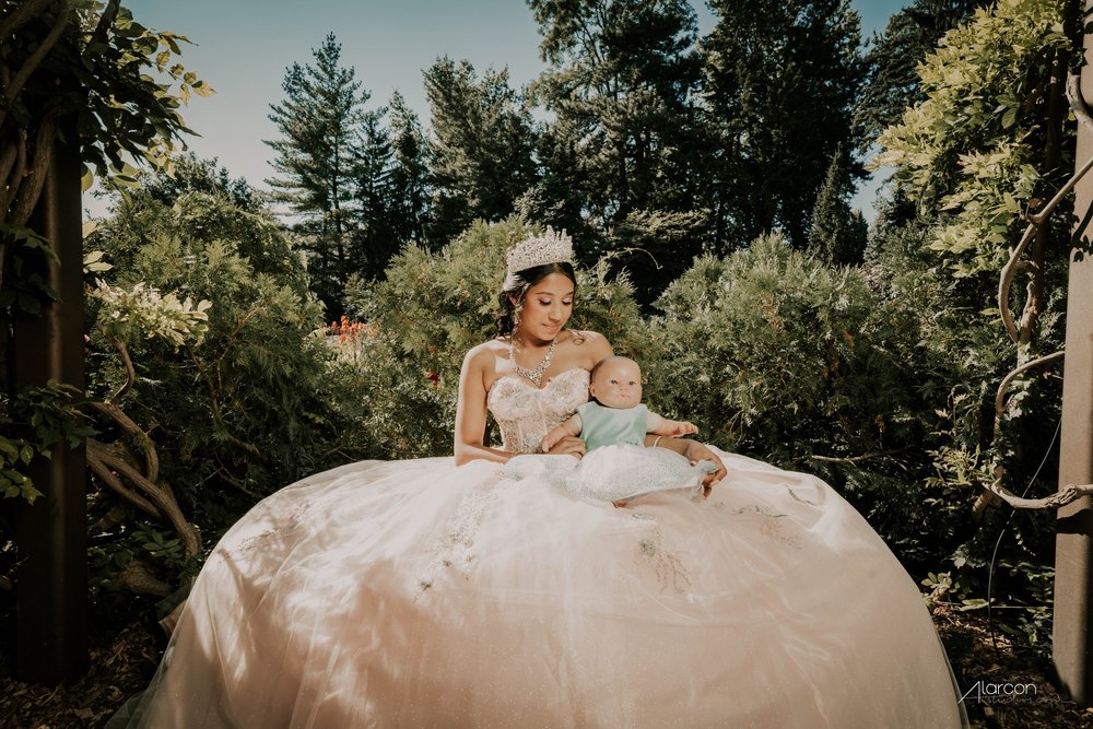 Sunken Gardens Quinceañera Photos in Lincoln — photograph by XVFifteen