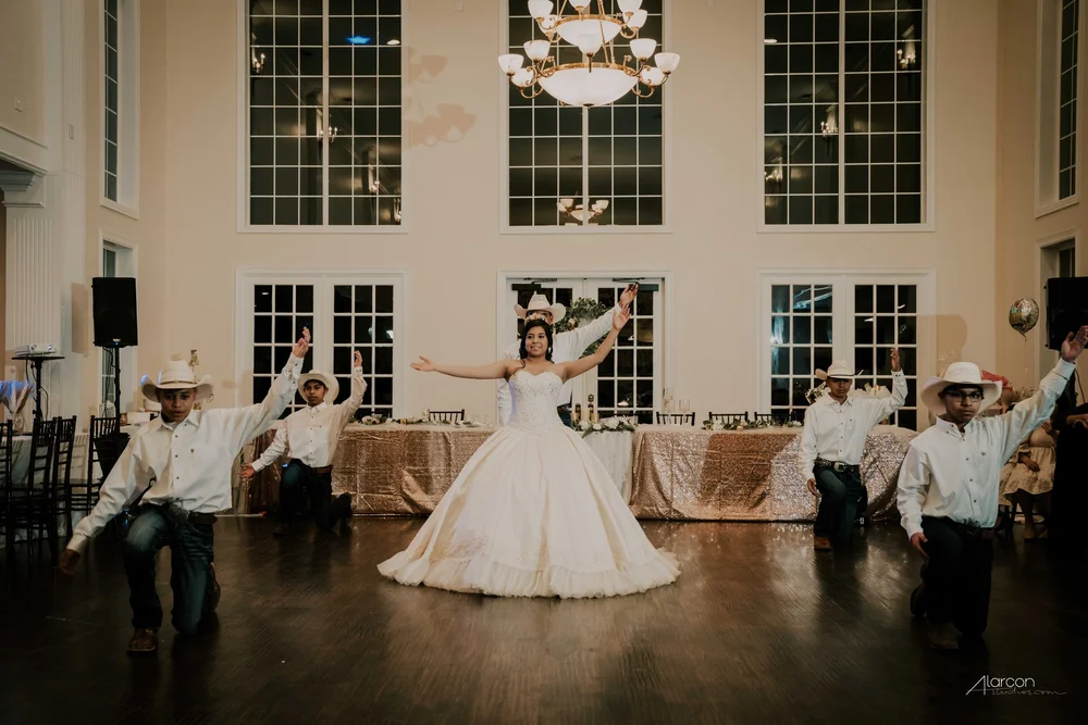 The Springs in Valley View: Quinceañera Venue — photograph by XVFifteen