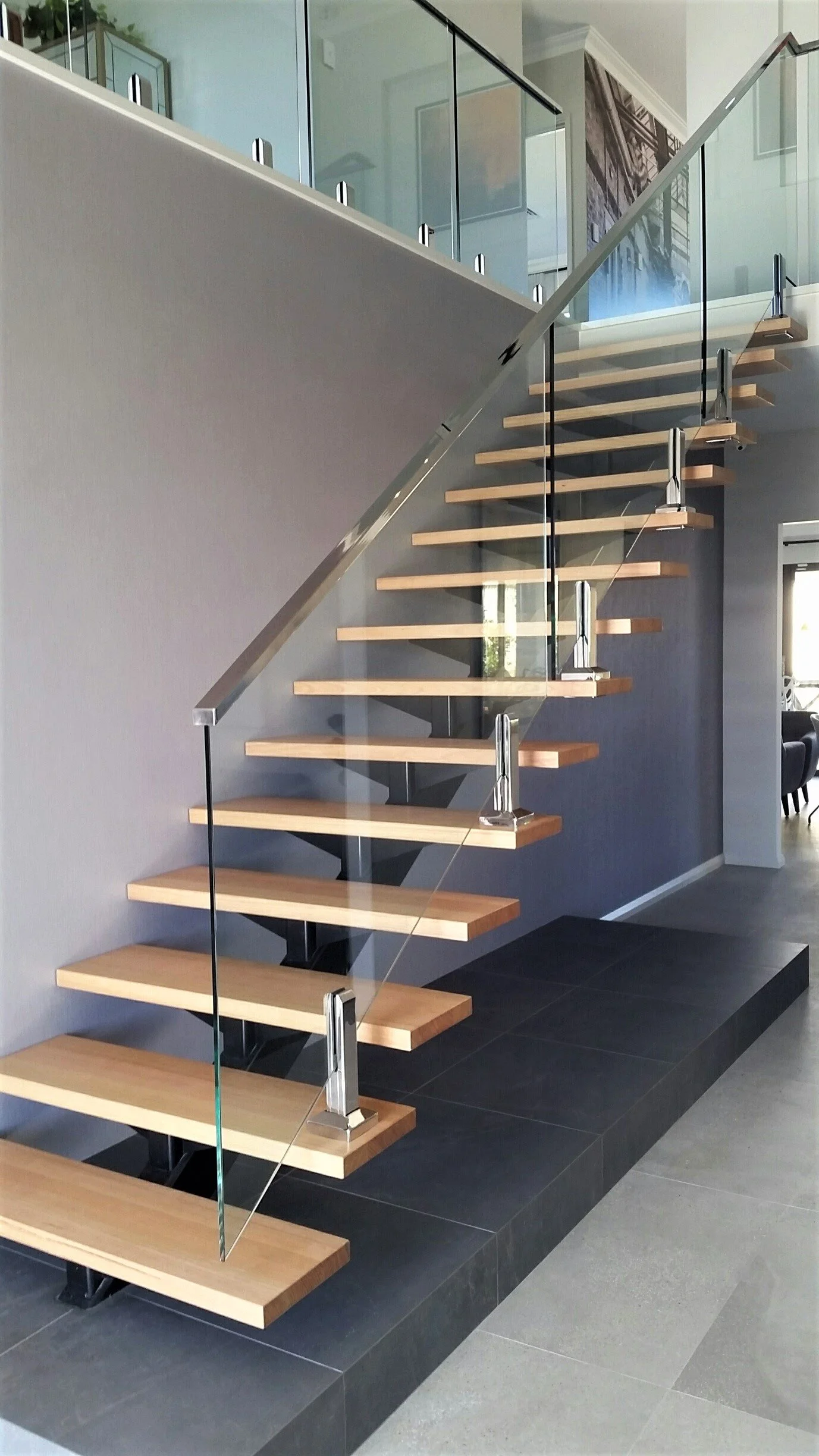 Stirrup with top fixed 50x25 RHS Handrail 3..jpg