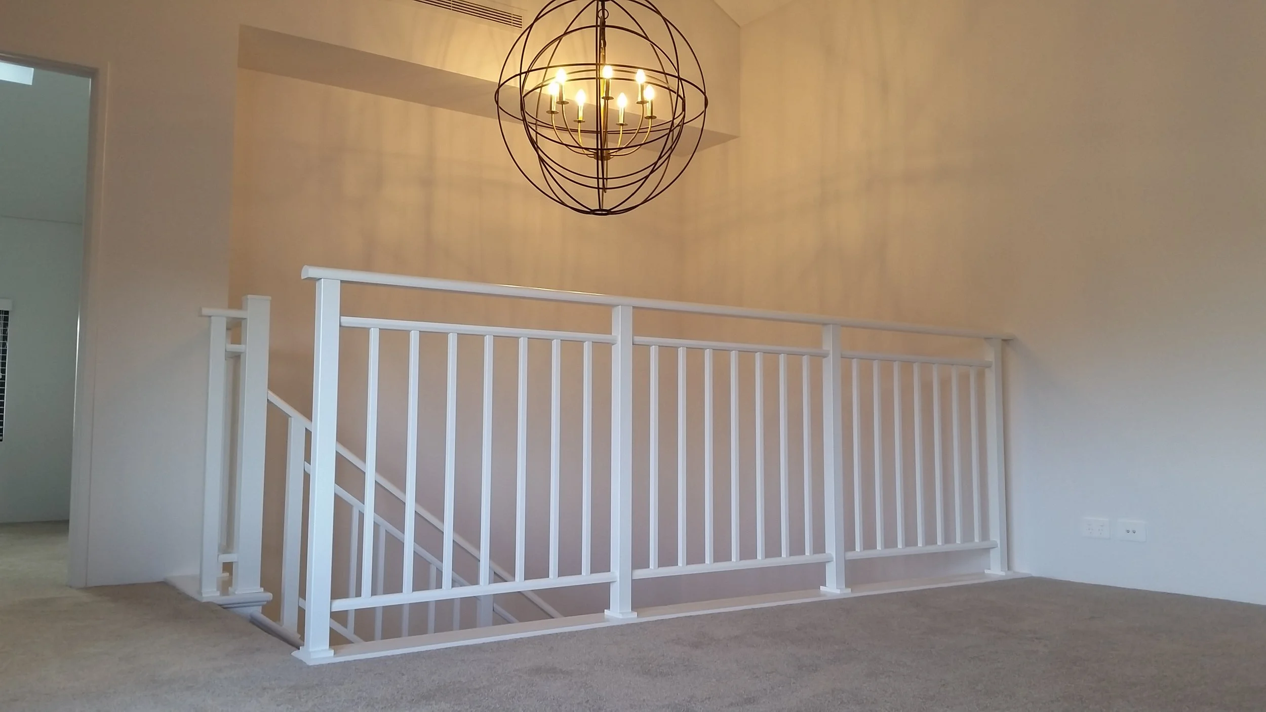 Heritage - Slimview Handrail - White .2.jpg