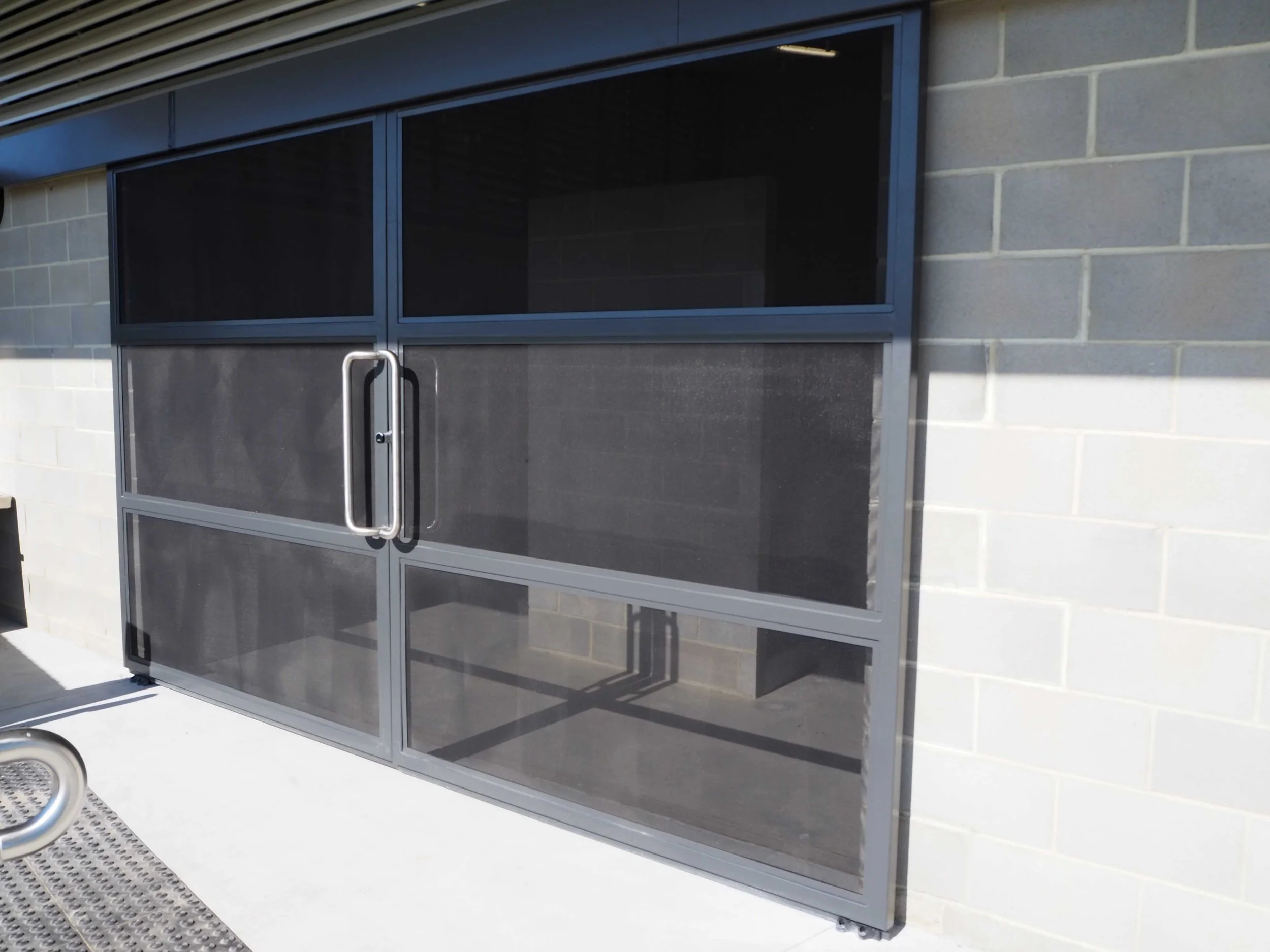 P5200141-door mesh.jpg