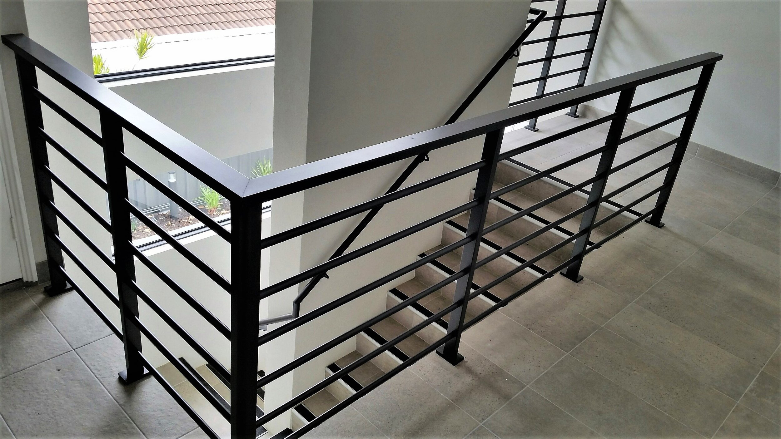 Stirling with Linear Handrail and a 38 dia Alum Side Fixed Handrail 3.jpg