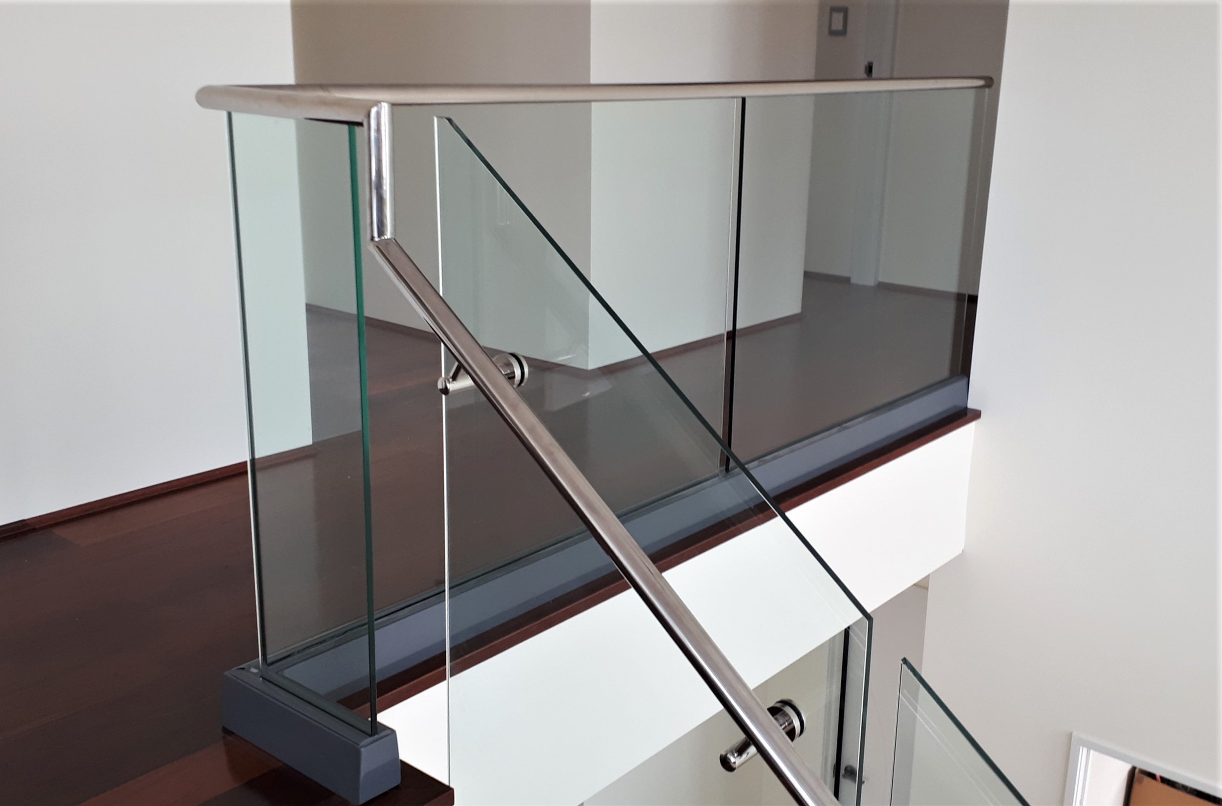 Groove with Top Fixed 50 Dia Stainless Handrail 2..jpg