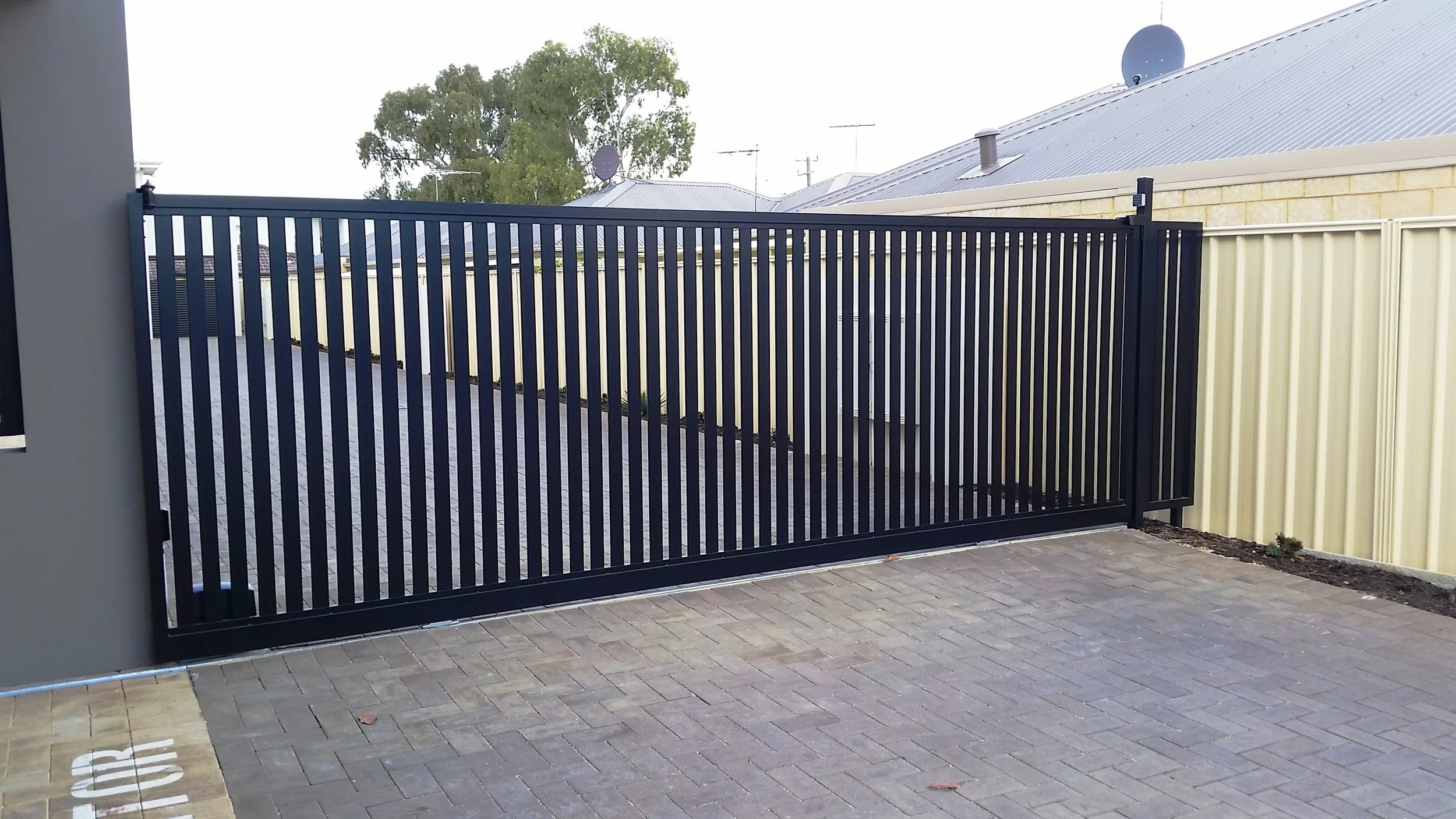 Verona Electric Vehicle Gate.jpg