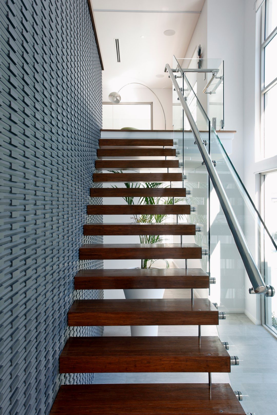 Planar Glass with 50 Dia Hand Rail..jpg
