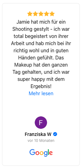 Bewertung mit 5 Sternen, Text über Jamie, die mich für ein Shooting gestylt hat, und meine Zufriedenheit über ihre Arbeit, inklusive Google-Logo am Ende.