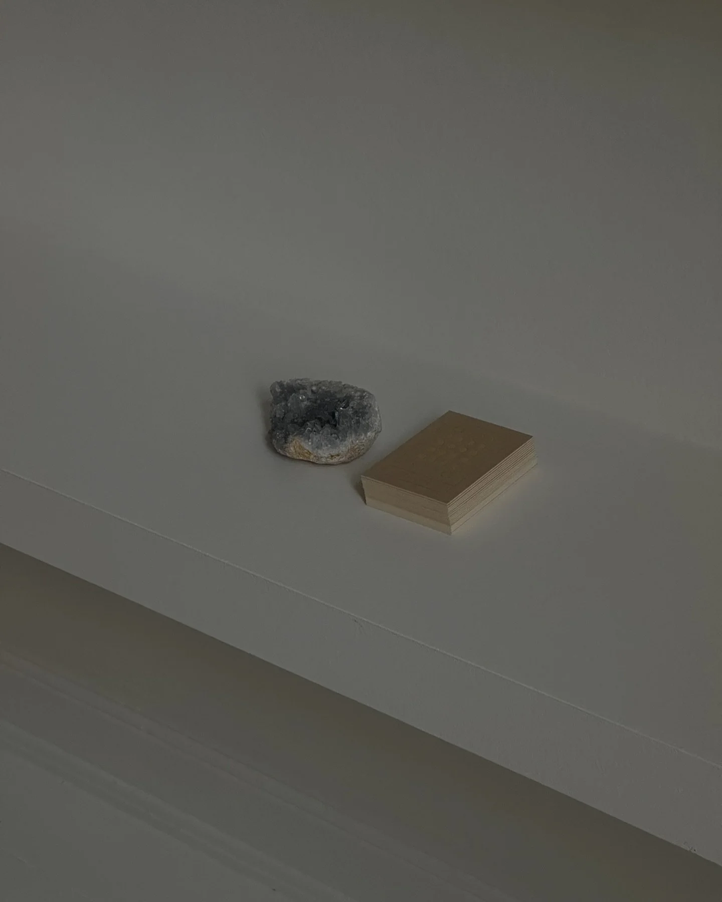 Immerse yourself in the healing power of sound 🤍 A Sound Bath is like a meditative journey where every note resonates deeply within, bringing peace to both body and mind. Let the vibrations guides you. 🦢

#soundbath #soundbathhamm #healingsounds #s