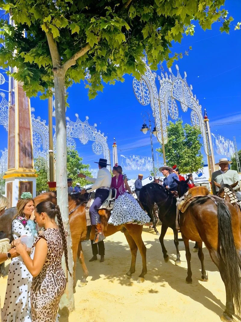 Jerezanos and Jerezanas enjoying Feria