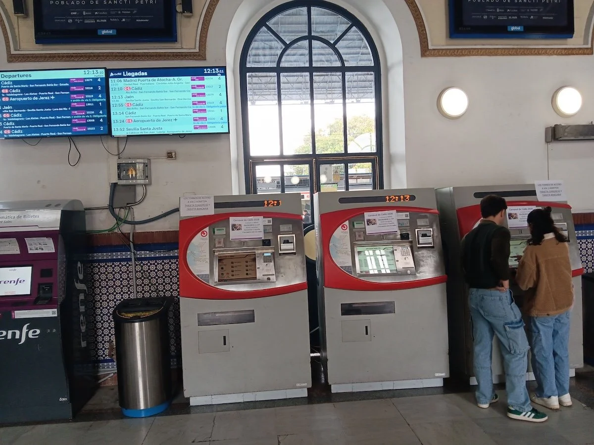 How to catch a local train in Jerez