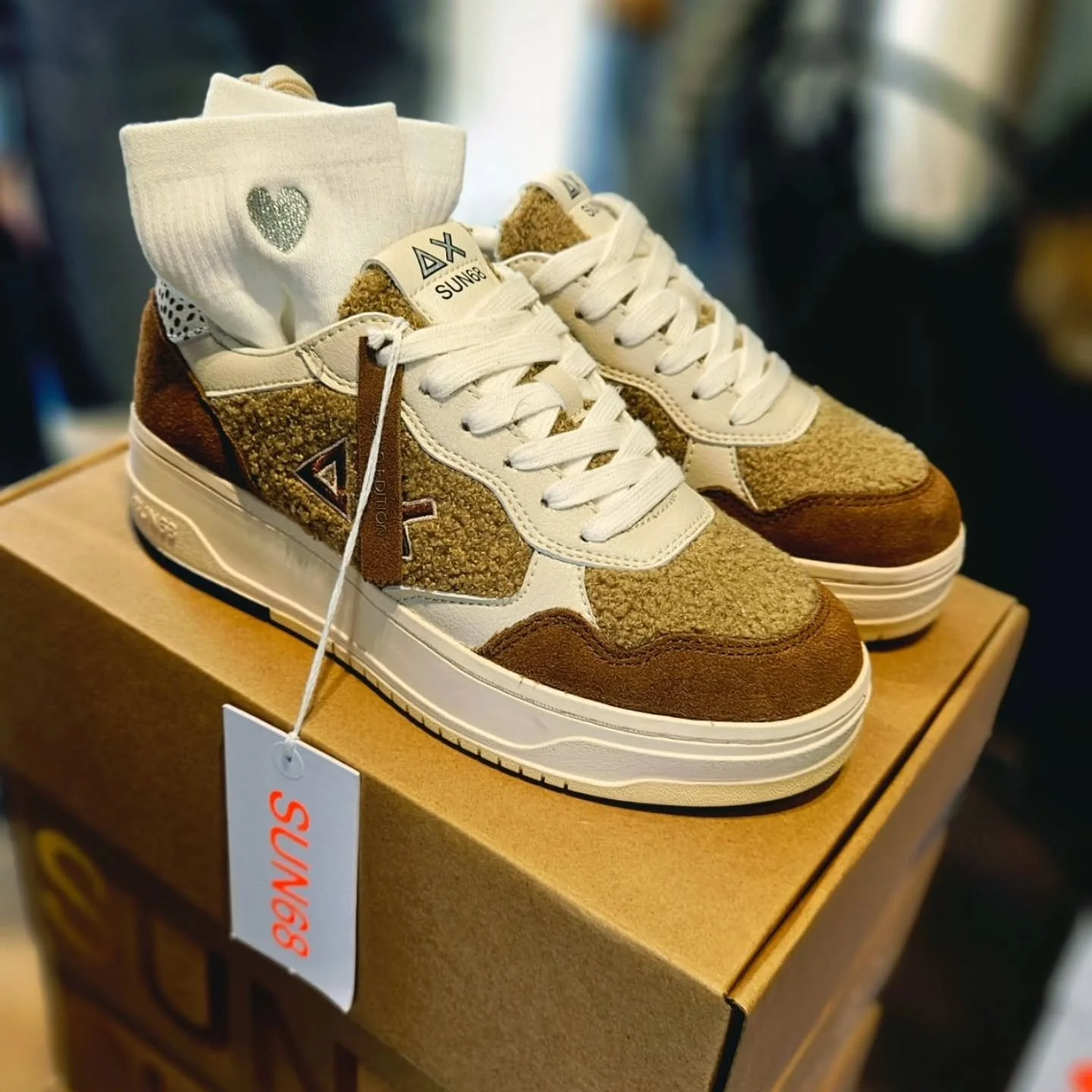 AUGUST - mein Lieblingsmonat geht zu Ende. Mit einem lachenden und einem weinenden Auge, der Sommer war einfach noch herrlich in Konstanz! Was mich definitiv gl&uuml;cklich stimmt: unser Store f&uuml;llt sich immer mehr mit wundersch&ouml;ner neuer H