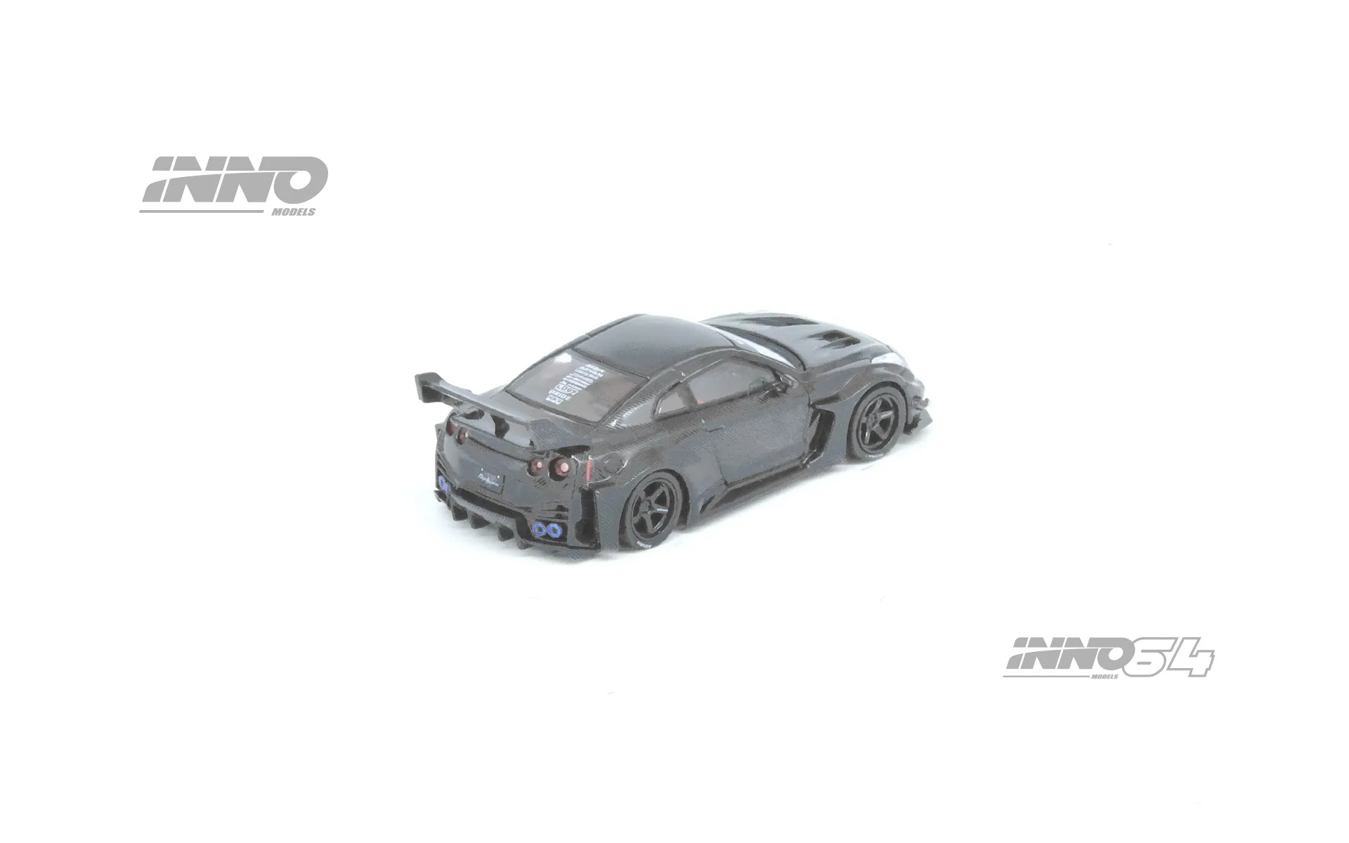 Inno64 1:64 Nissan GT-R (R35) LBWK SUPER SILHOUETTE 35GT-RR Full Carbon
