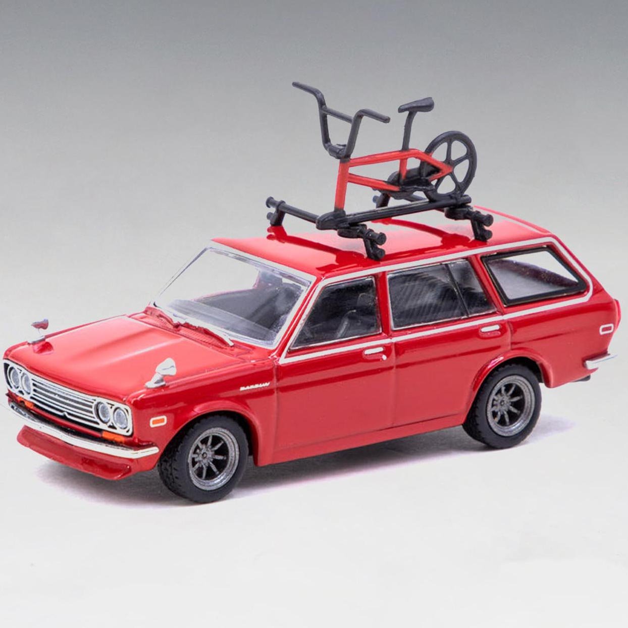 Tarmac Works 1:64 Datsun Bluebird 510 Wagon Bicycle Roof Rack Included Red
