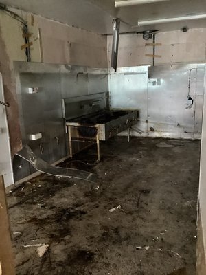 Kitchen 2.jpg