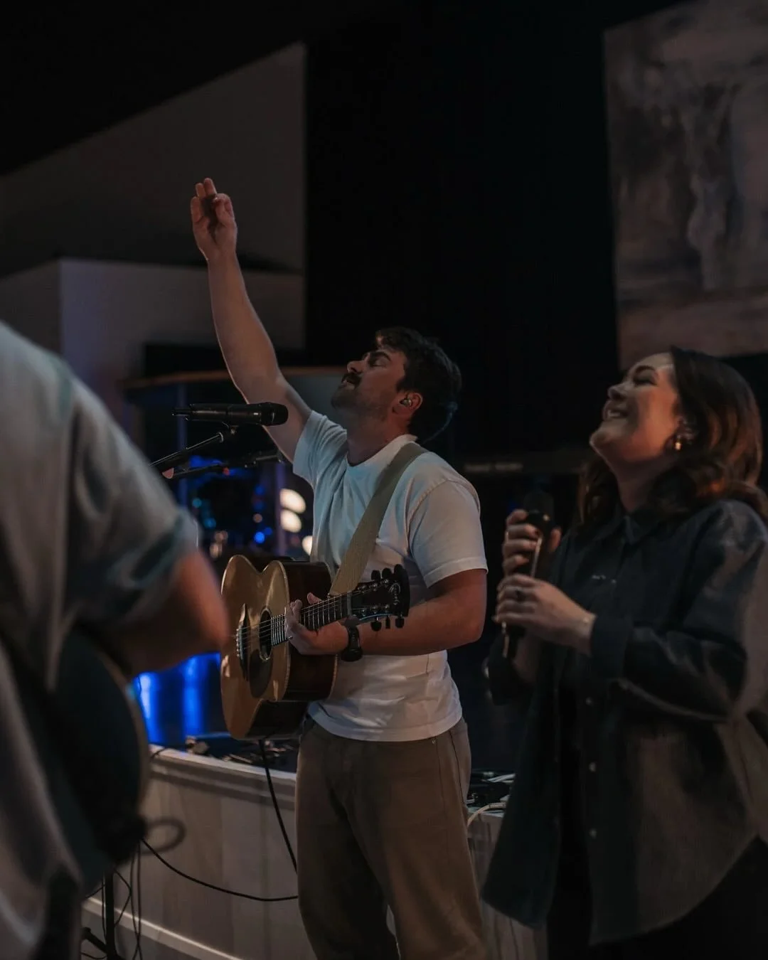 Captivated by His Presence.
 On Sunday evening, we gathered for Heaven Come &mdash; a beautiful time of worship, openness, and seeking the Lord together.

These moments are truly special. Join us again next month as we seek Him afresh. 💫