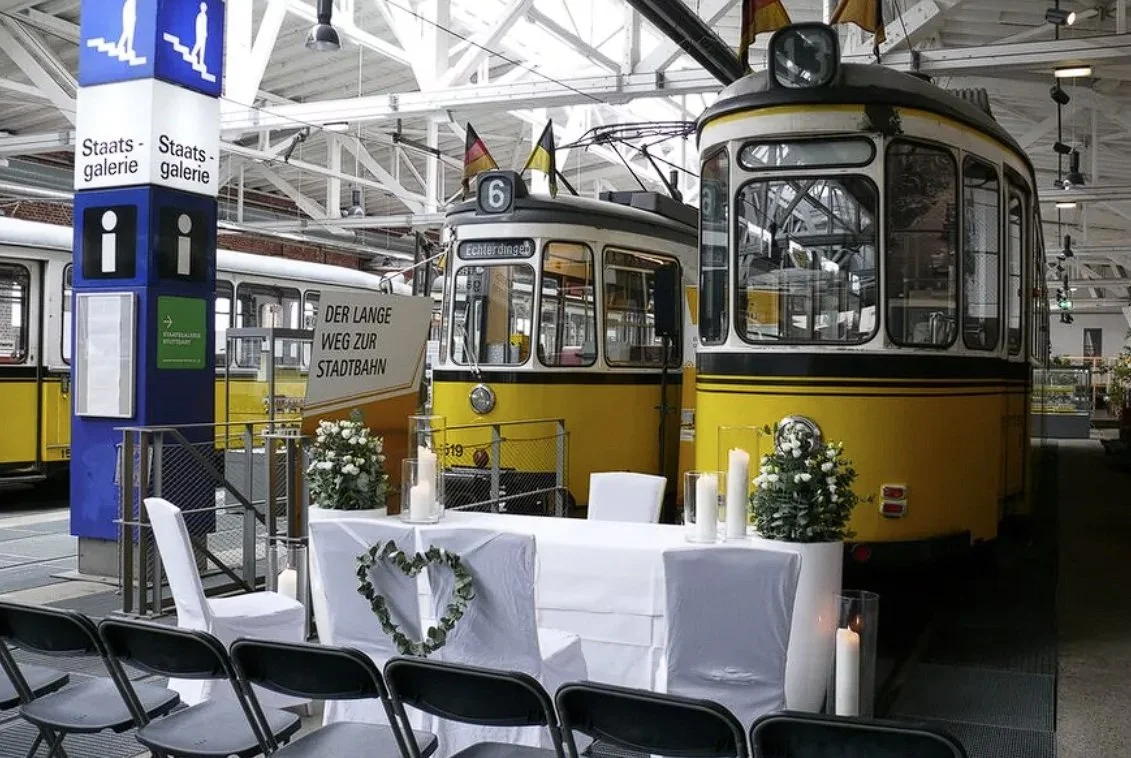 Hochzeit Strassenbahnmuseum Stuttgart.jpg
