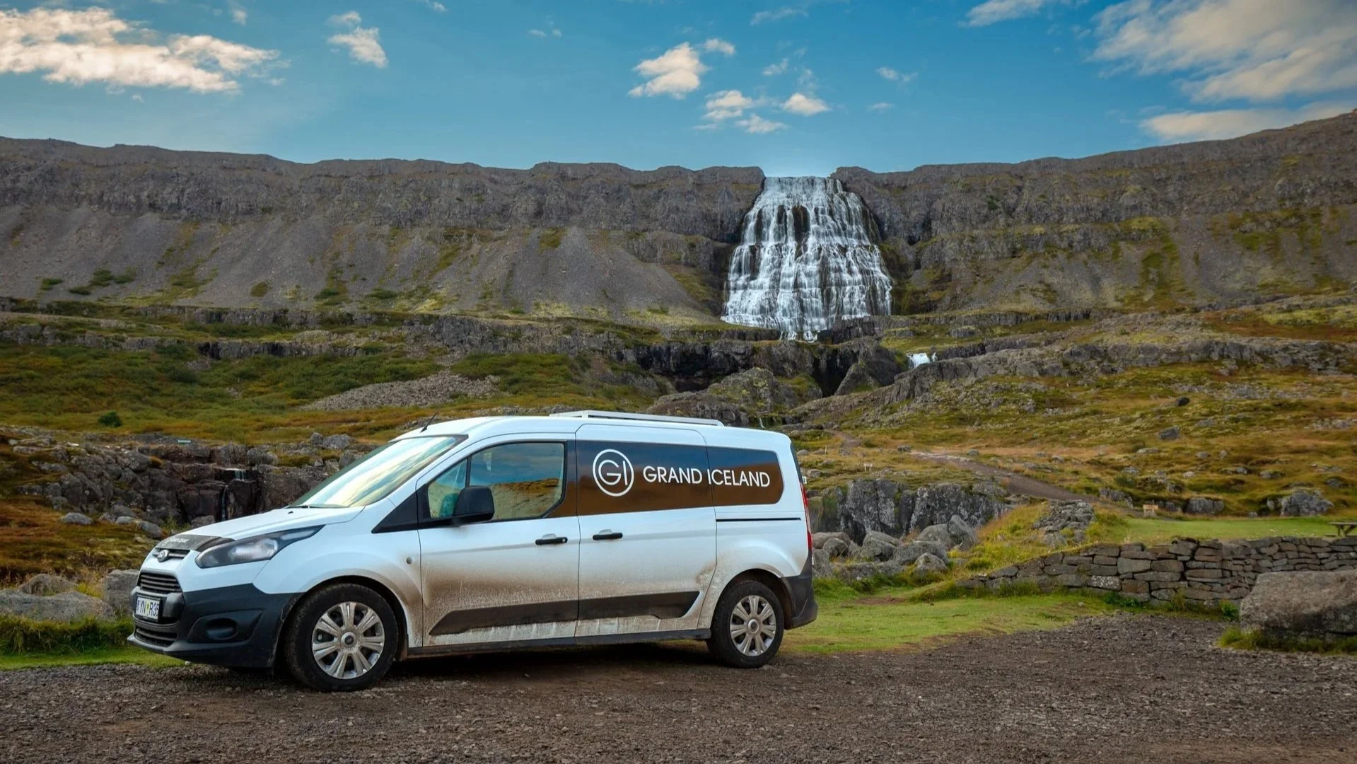 Erfahrungen mit Mietwagen und Campern in Island