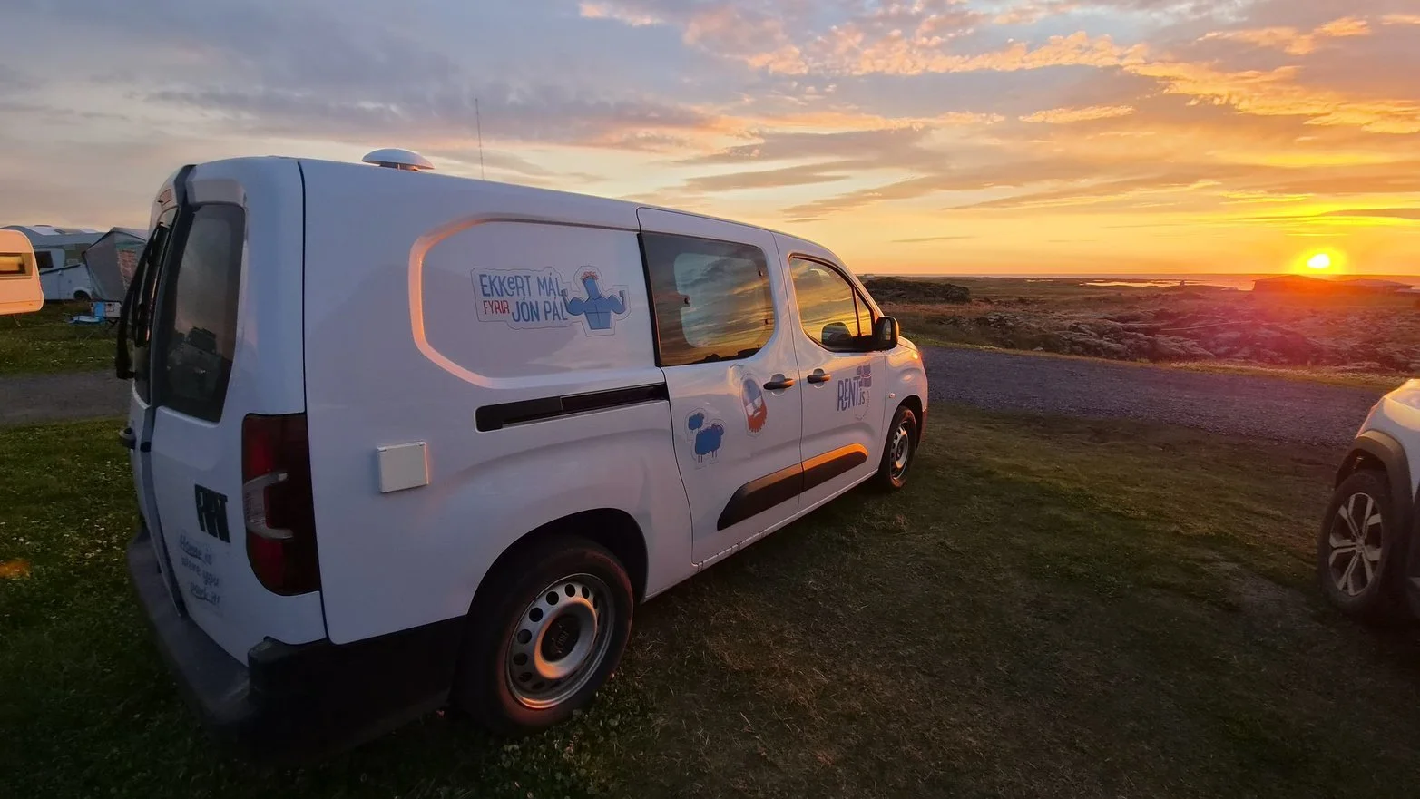 Rent.is Fiat Doblo Minicamper auf dem Campingplatz in Hellissandur (2026)