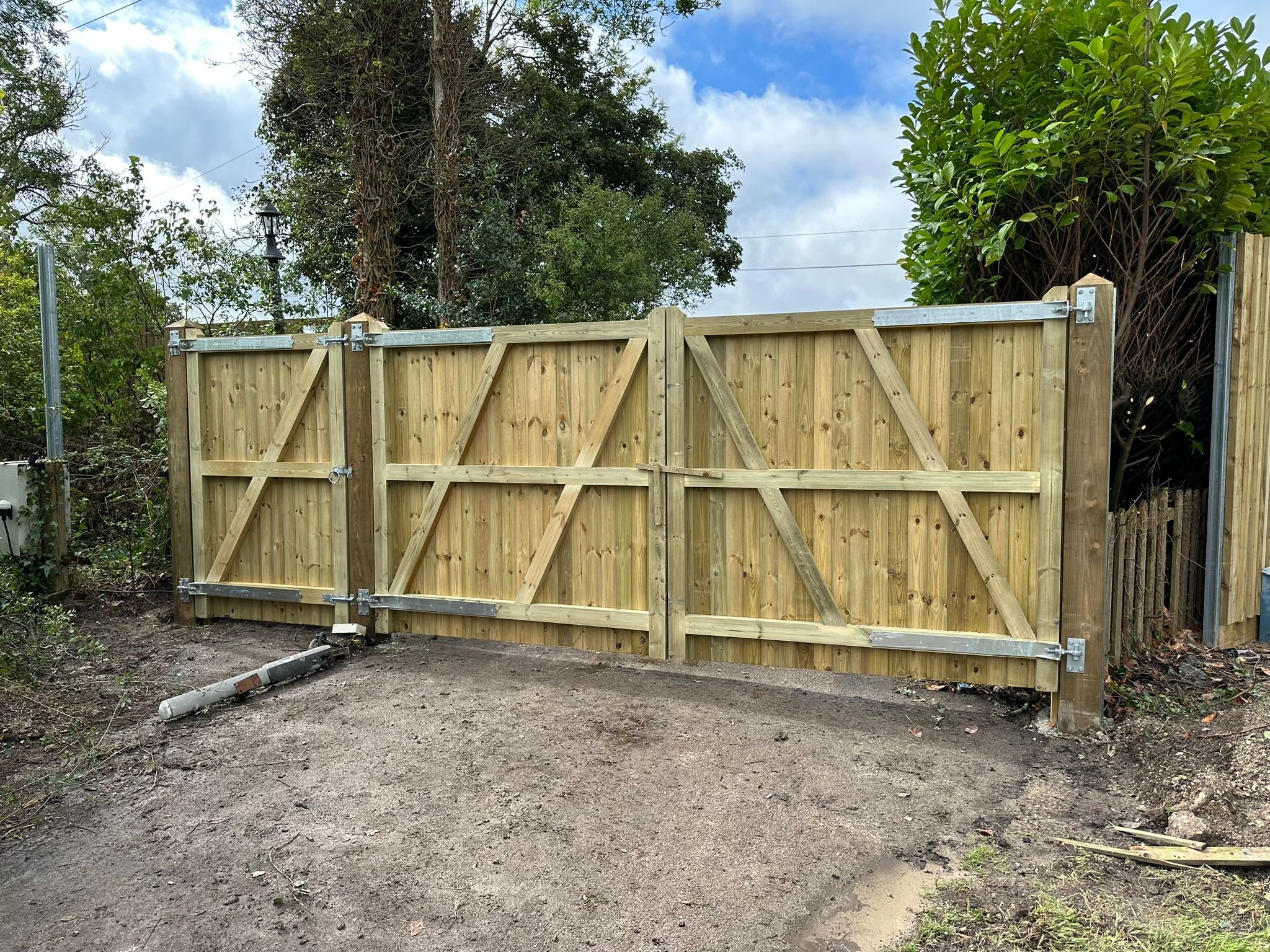 Closeboard Gates with a side Gate