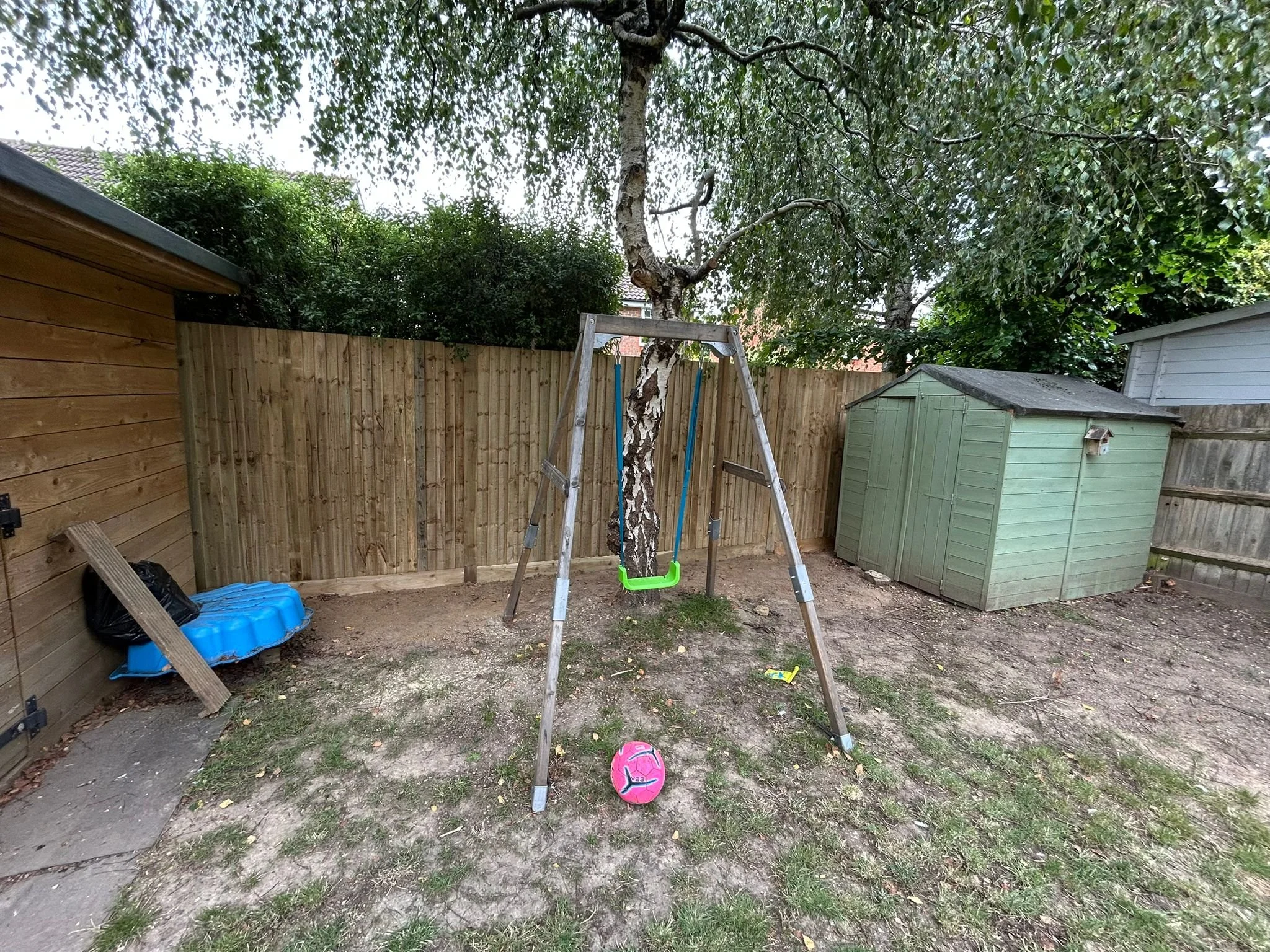 Closeboard fencing