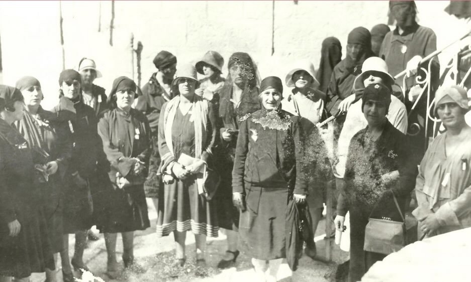 Image: Palestinian Women&rsquo;s Delegation protesting in front of the British High Commissioner&rsquo;s House, 1929. In the middle, wearing a white hat and a scarf, is Matiel Mogannam, author of groundbreaking English-language book &ldquo;The Arab W