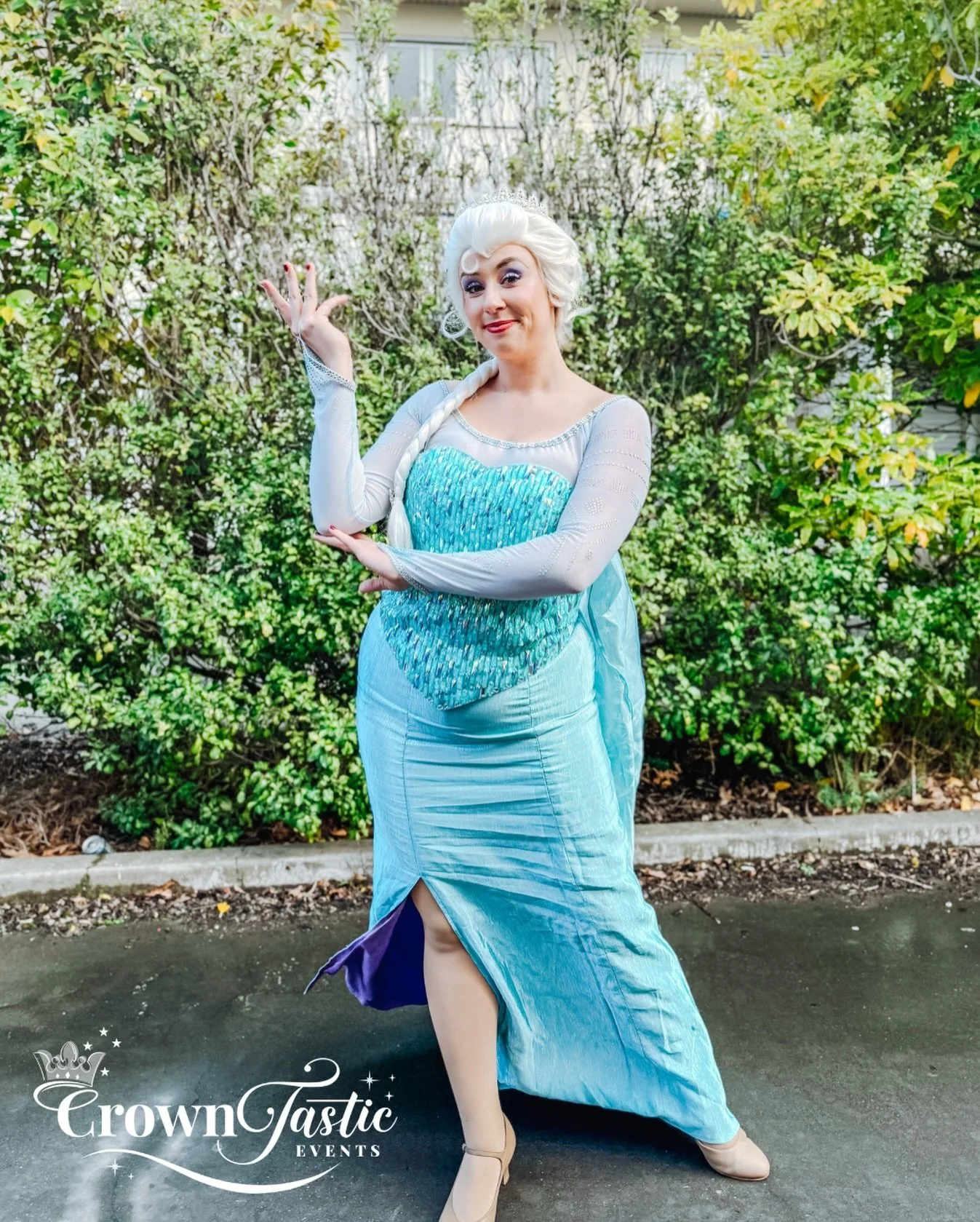 ❄️Elsa has a new Dress!!!❄️

#frozen1 #elsaparty #elsachristchurch #kidsparty #frozenparty #christchurch