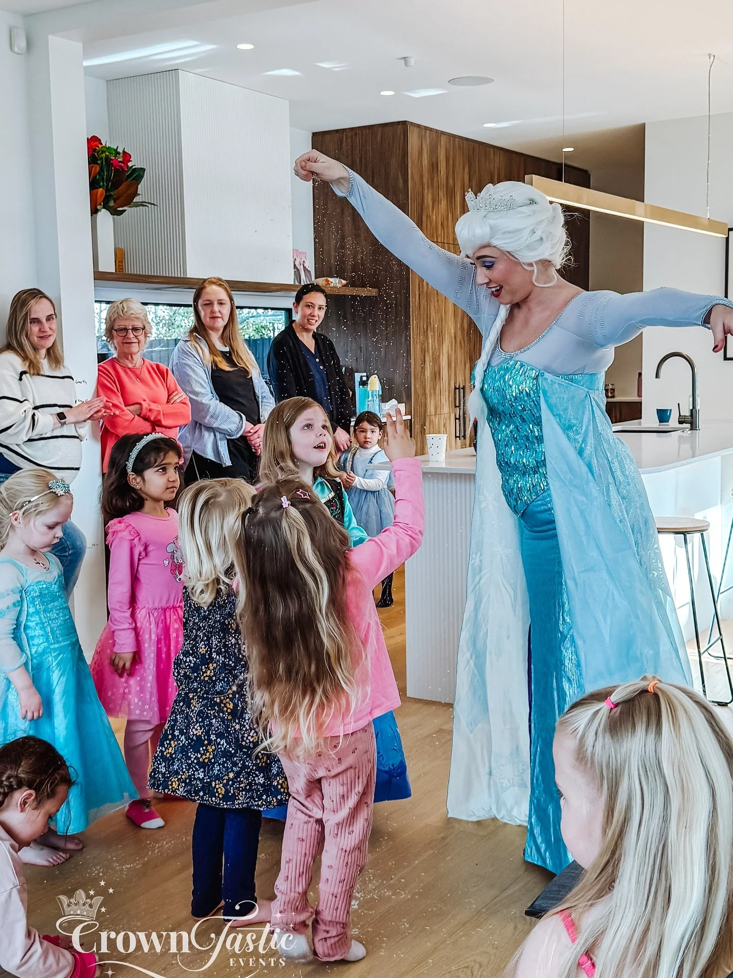 👸❄️Happy Birthday Princess Eve! ❄️👸

#frozenparty #christchurch #christchurchkids #elsachristchurch #kidspartychristchurch #kidsentertainment