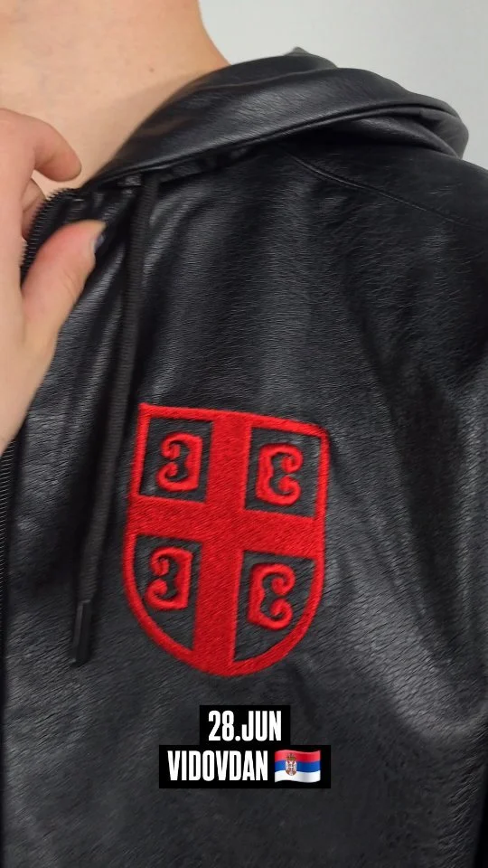 Mi spremni za 28. jun, a vi? 💪🏻💪🏻
Duks Vidovdan dostupan je u pamuku ili koži. Porucivanje putem DM ili sajta petroffporodica.com
.
.
#28jun #Vidovdan #reelssrbija🇷🇸