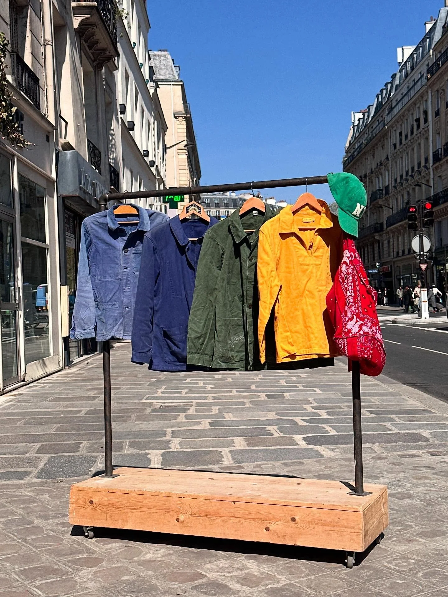 Excited about some new pieces dropping soon on our website
-
-
-
-
-
#vintage #paris #french #chorecoat #bleu #workwear