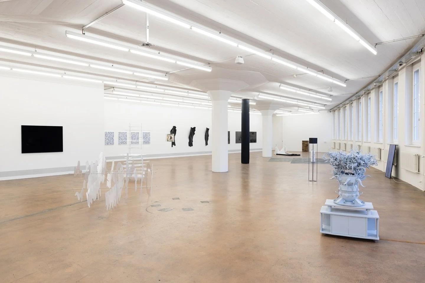 Nur noch diese Woche in der akku Kunstplattform: &laquo;Skulptur&raquo; (2025), eine Ausstellung zum Zustand der zeitgen&ouml;ssischen Skulptur

Fotos: @kimedamo