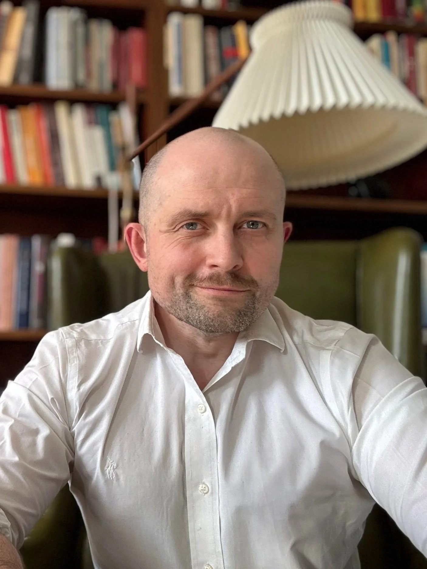 Ask Foldspang Neve, PhD - therapist, researcher and consultant