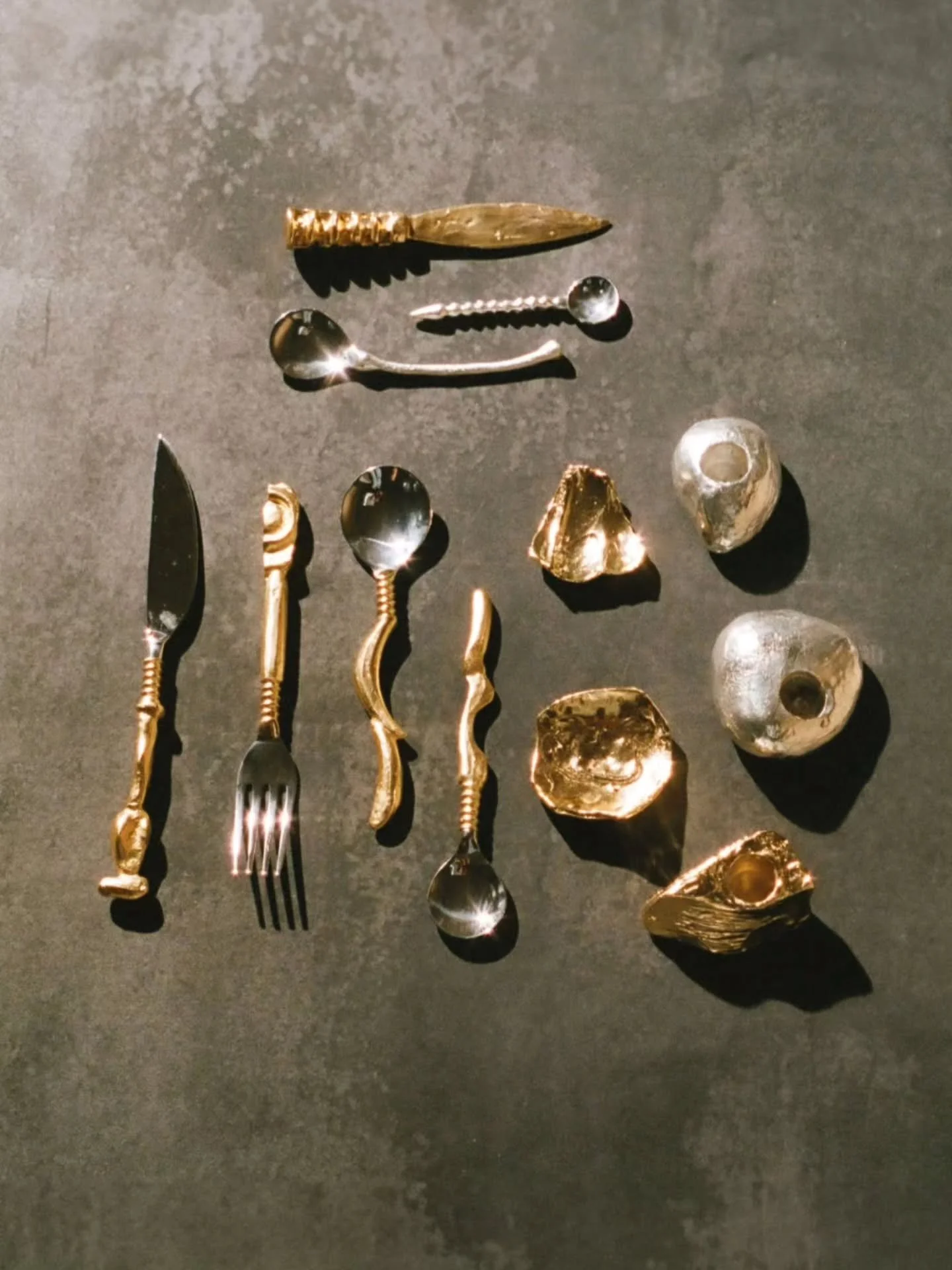 Sculptural cutlery for the a tablescape obsession. Vintage pieces bring a certain soul to a setting. They break the uniformity and introduce texture and a sense of a story or history behind the drsign that modern tables often miss.

#WeddingPlanner #