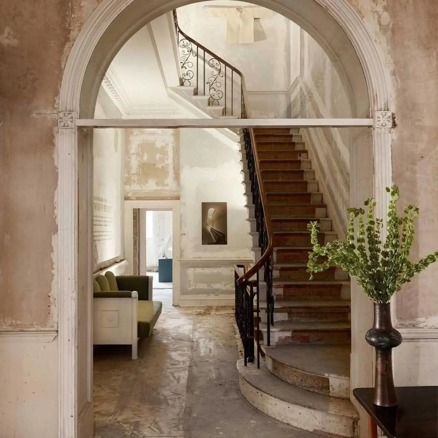 Event Spotlight: 14 Cavendish
Housed inside Old Sessions House, a restored Grade II listed courthouse in Clerkenwell, 14 Cavendish offers a rare mix of character and flexibility. The building&rsquo;s original architecture gives the space a strong sen