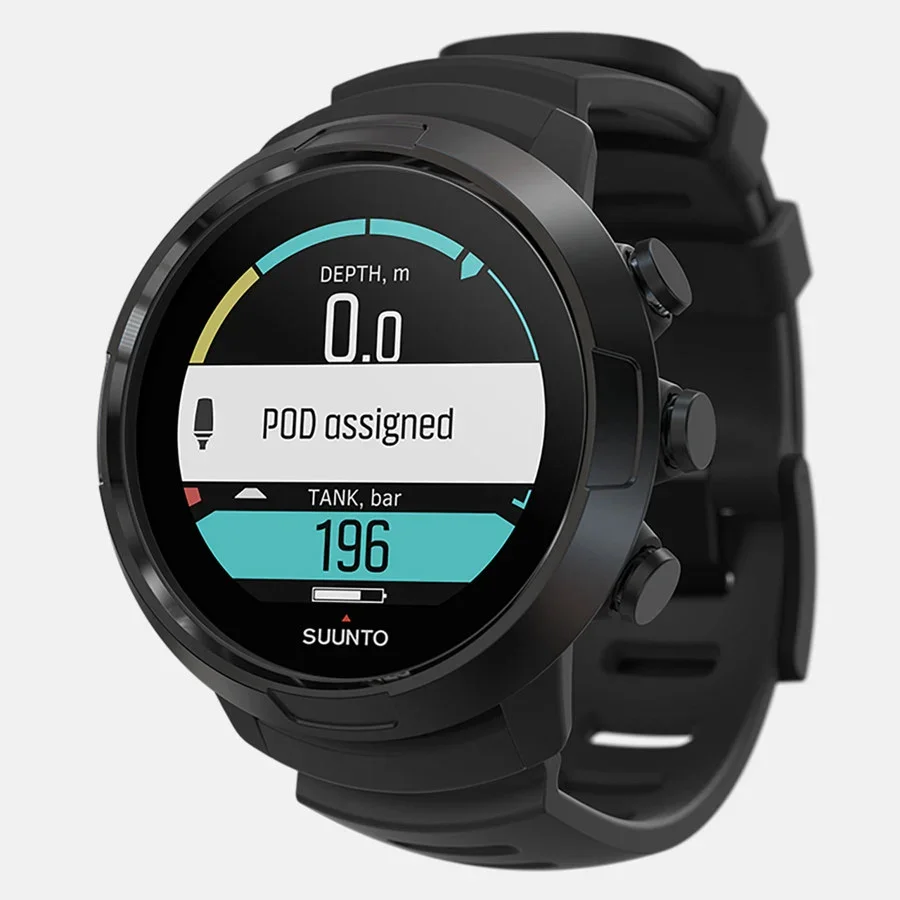 ss050192000-suunto-d5-all-black-perspective-view-pod-pairing-1280x1280px.webp