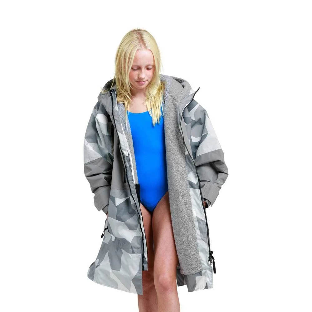 05_unzipped_female.jpg